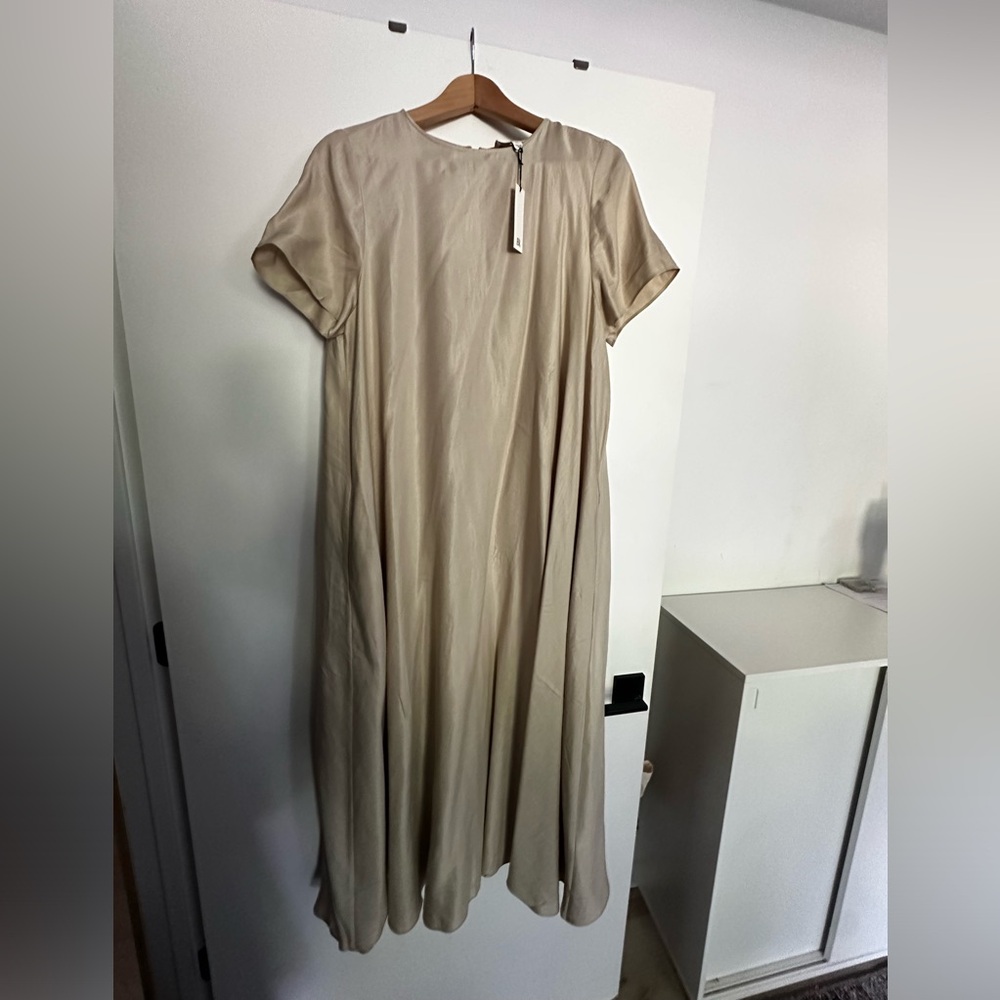 Banana Republic Cream Short-Sleeve Flared Maxi Dress - Picture 7 of 9
